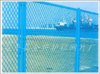 供应钢板网护栏，任丘钢板网护栏厂家